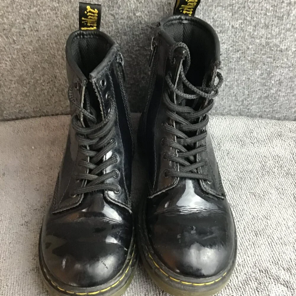 Dr. Marten‎ Junior 1460 Patent Leather Lace Up Boots Sz 1